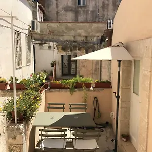 la-casetta-di-ortigia.sicilyhotelsitaly.net/